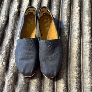 TOMS Women's Navy Slip-On Loafers